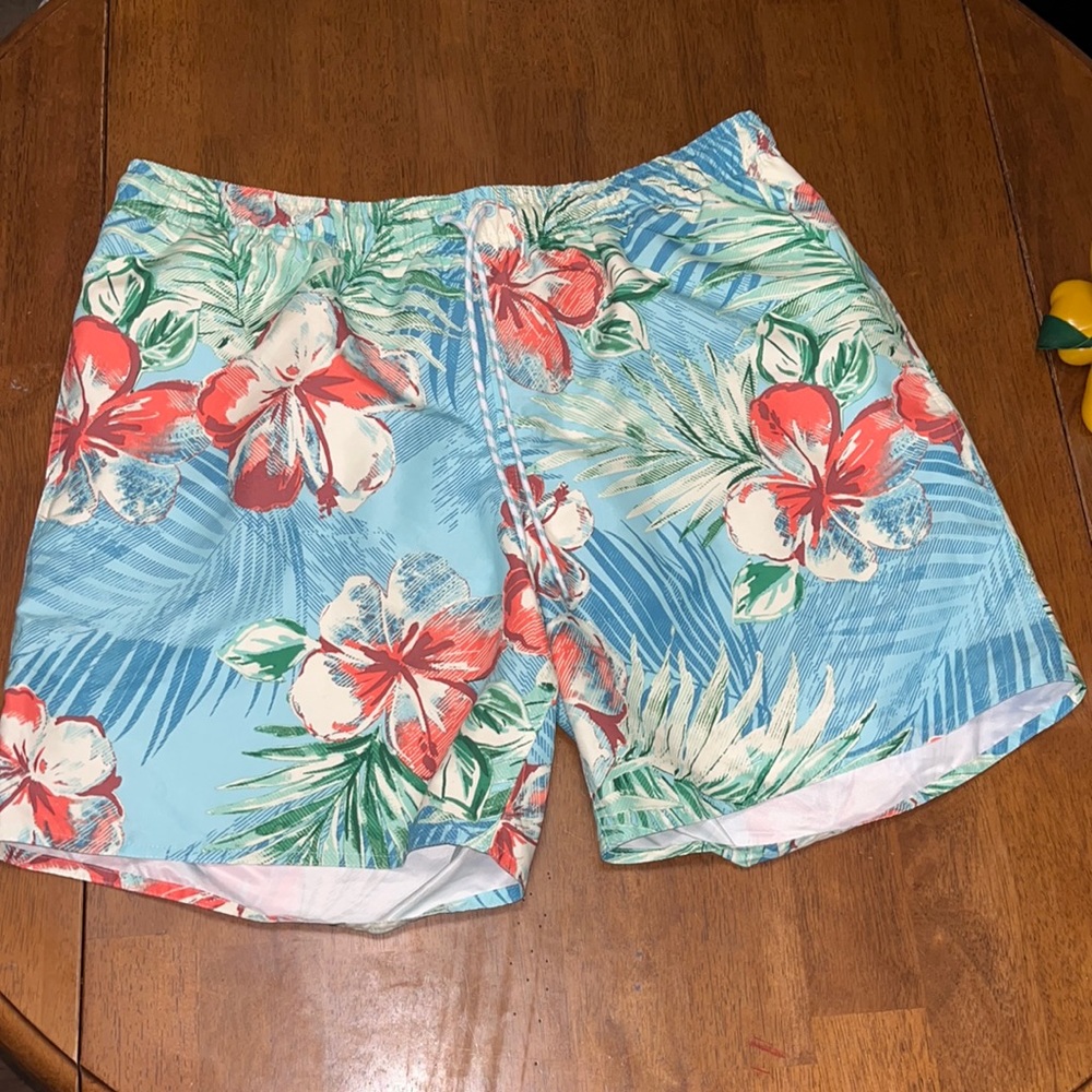 New mens Swimtrunks size XL 8” inseam - turquoise floral
